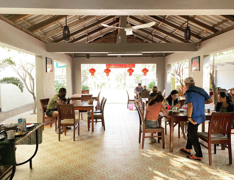 Neakru Guesthouse and Restaurant, Kampot, Cambodia