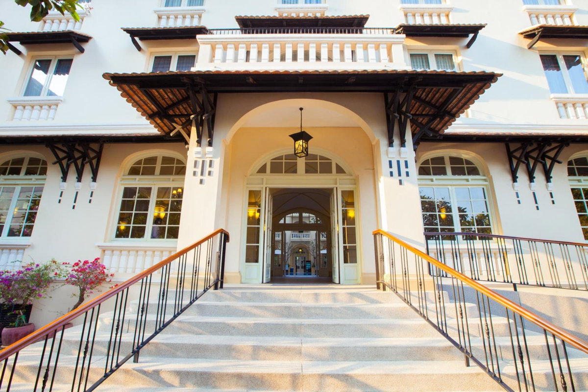 Отель · Central Mansions Hotel and Apartments, Phnom Penh