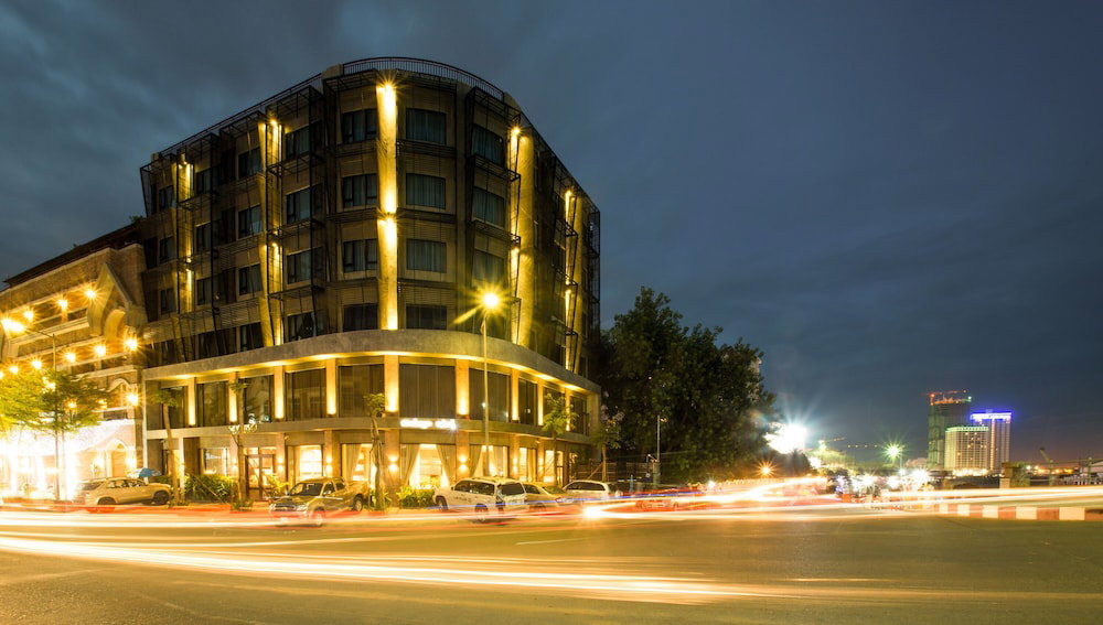 Almond Hotel Bassac River, Cambodia
