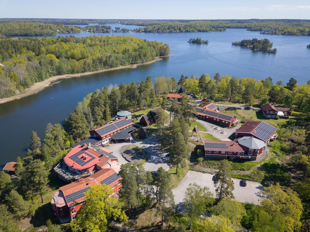 Vårdnäs Stiftsgård, Швеция