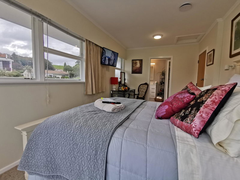 Geyser Lookout BnB, Rotorua, New Zealand