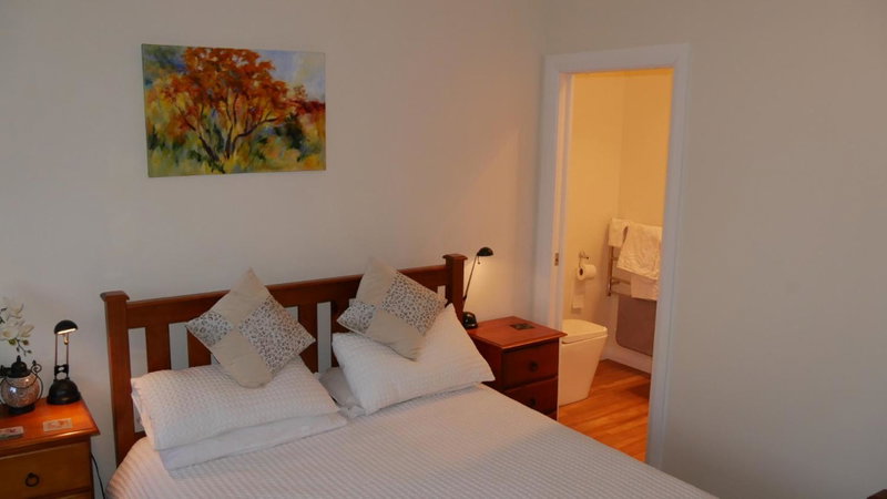 English Cherry Tree Manor, Hamilton, Новая Зеландия