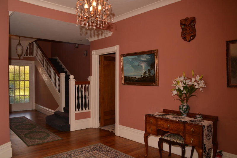 English Cherry Tree Manor, Hamilton, Новая Зеландия