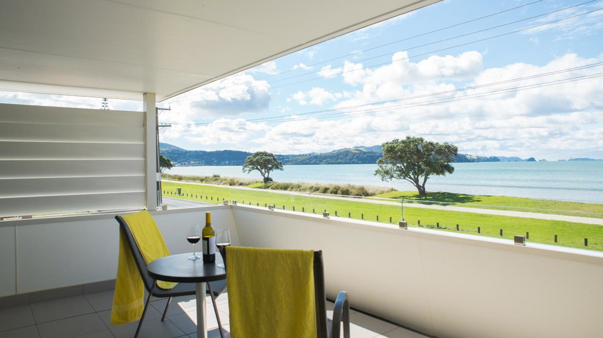 Hotel · The Oceanside Motel, Whitianga