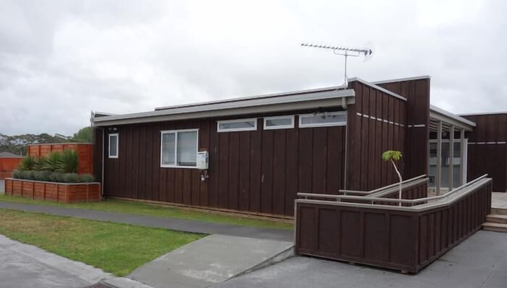 Hôtel · Parakai Springs Lodge, Helensville