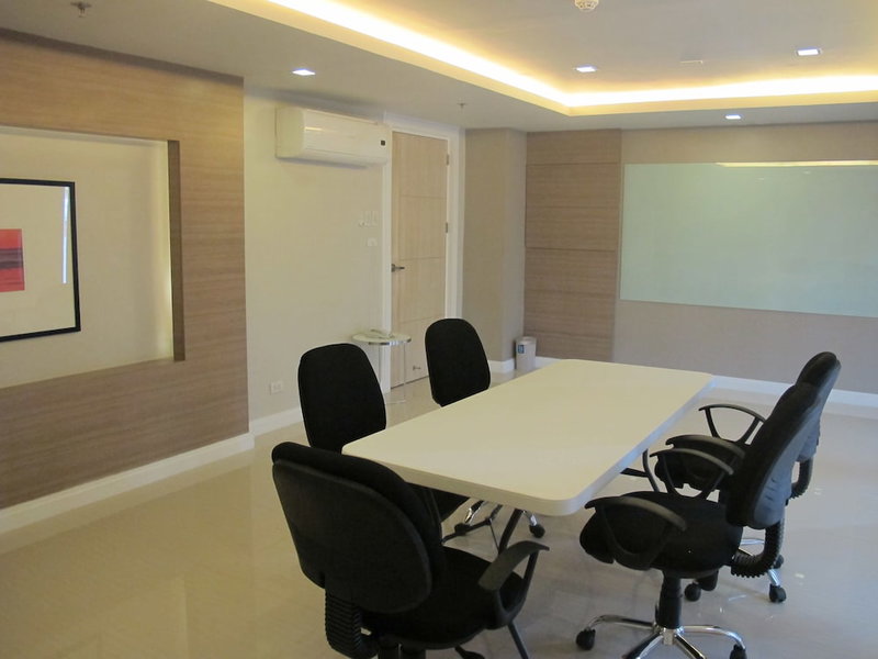 Zerenity Hotel & Suites, Apas, Philippines