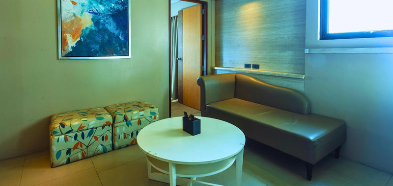 Santorini Hotel, Calumpang, Philippinen