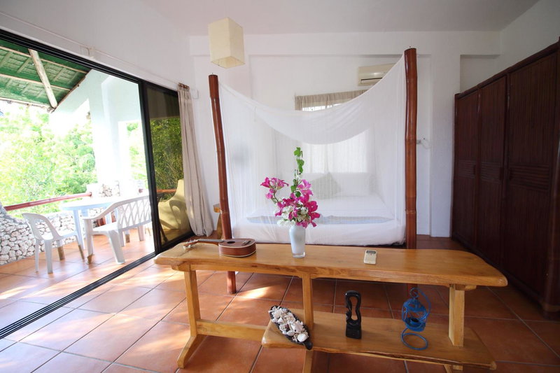 Lenisia Corporate Guest House, Moalboal, Philippines