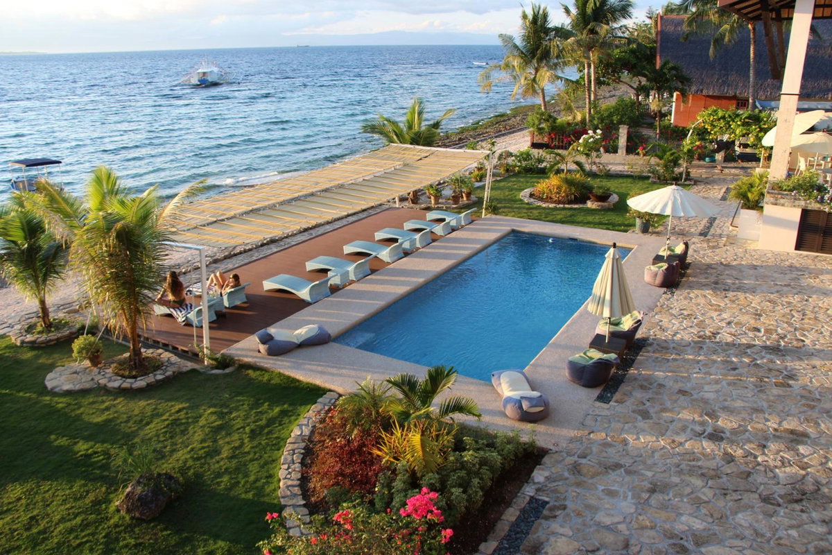 Hotel · Emoha Dive Resort, Sibulan