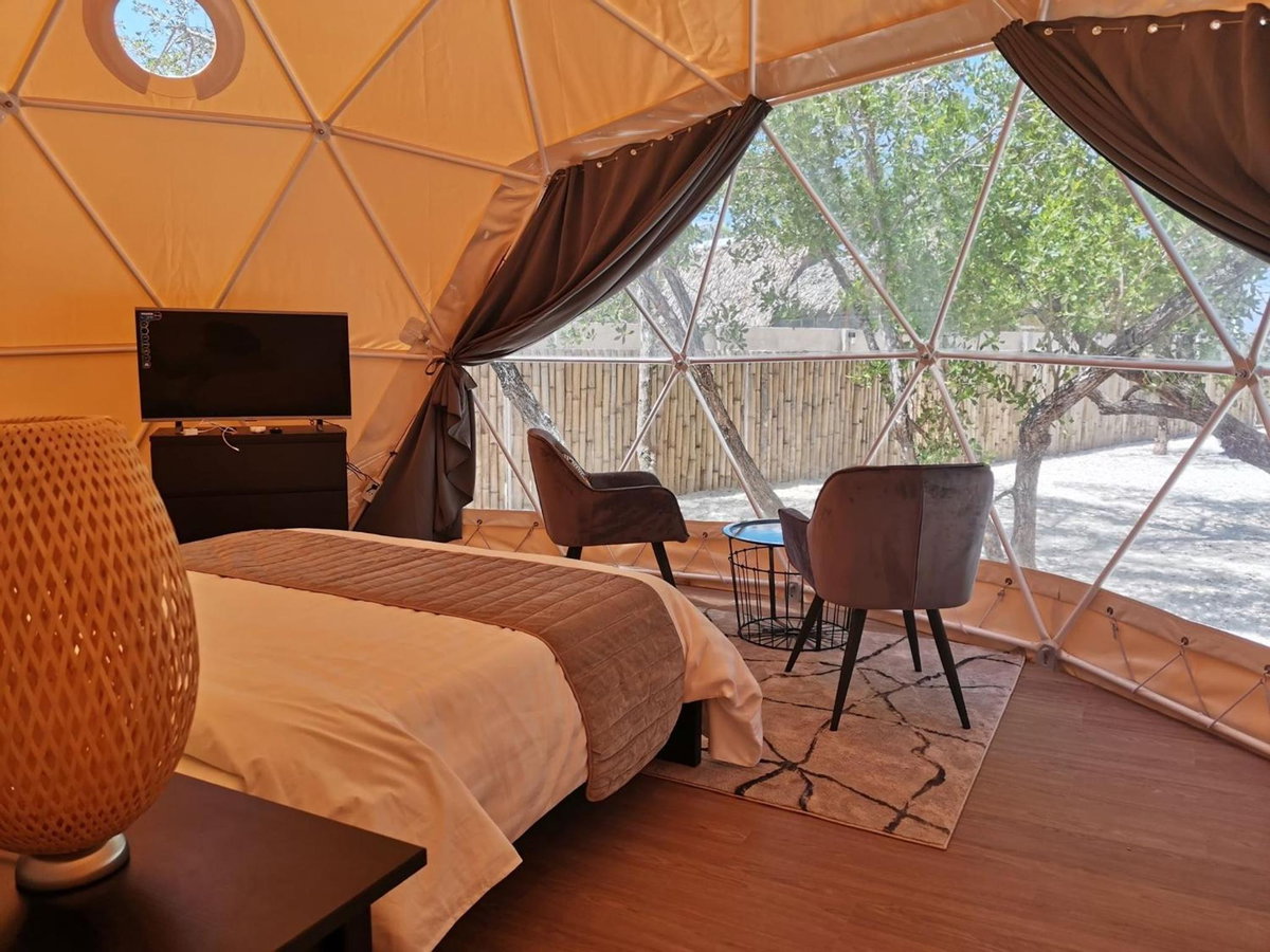 Aquamare Beach Camp Resort, Filipinas