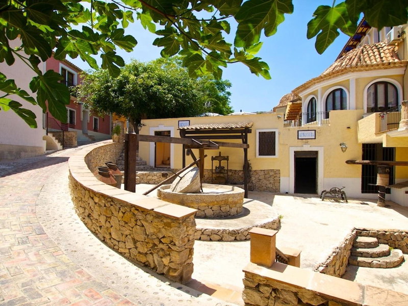 Occidental Pueblo Acantilado, El Campello, Spain