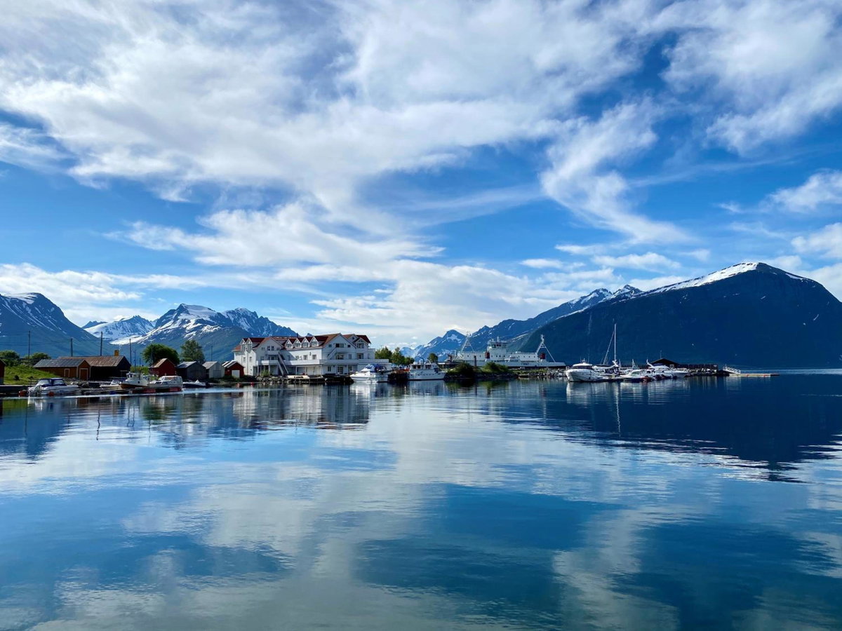 Sunde Fjord Hotel, free and easy parking, Norwegen