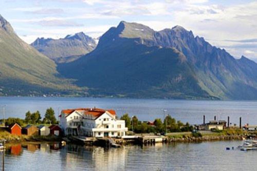 Sunde Fjord Hotel, free and easy parking, Alesund, Норвегия