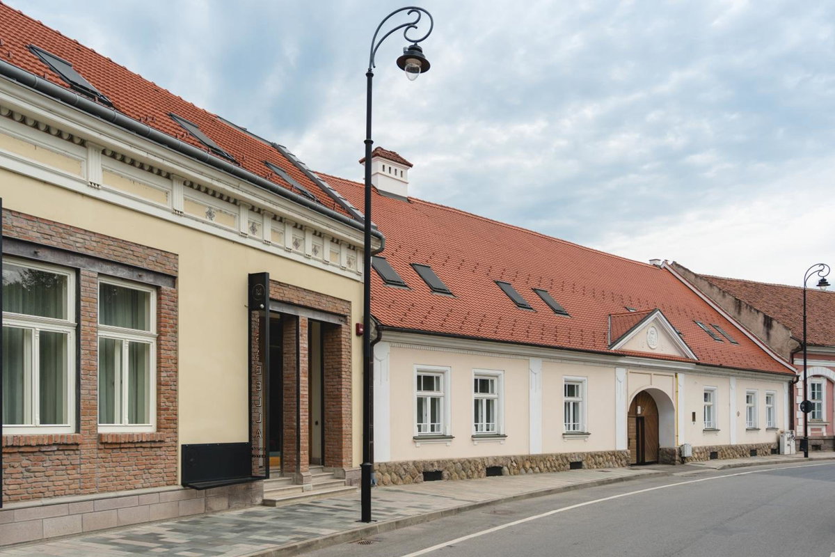 Hotel · Isabella Boutique Hotel, Sfantu Gheorghe