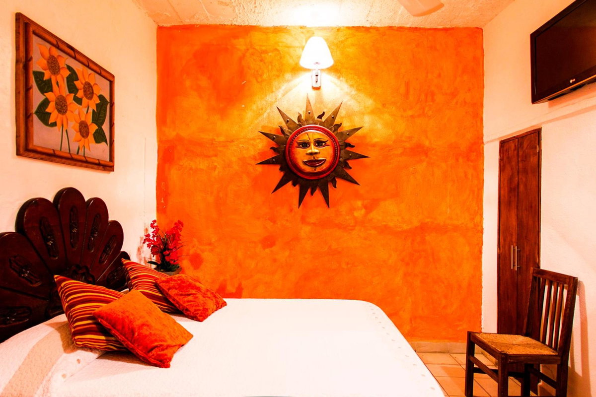 Hotel Posada De Roger - Near Los Muertos Beach, Mexico