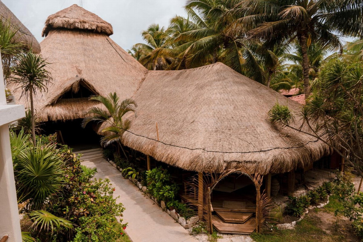 Отель · Petit Lafitte Beach Front Hotel & Bungalows, Playa Del Carmen