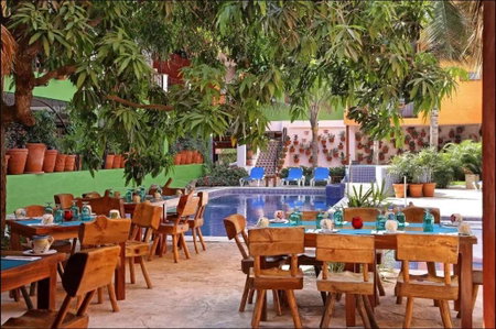 Casa Lotería Sayulita - Family Boutique Hotel with Spacious Full Kitchen Suites, Restaurant, Rooftop Yoga, Pool & Free Parking - 3 min to Beach, Mezcales, Мексика