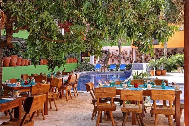 Casa Lotería Sayulita - Family Boutique Hotel with Spacious Full Kitchen Suites, Restaurant, Rooftop Yoga, Pool & Free Parking - 3 min to Beach, Mezcales, Мексика