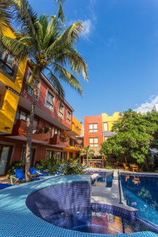 Casa Lotería Sayulita - Family Boutique Hotel with Spacious Full Kitchen Suites, Restaurant, Rooftop Yoga, Pool & Free Parking - 3 min to Beach, Mezcales, Мексика
