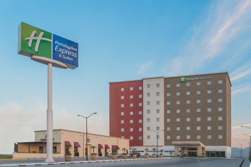 Holiday Inn Express & Suites Silao Aeropuerto Terminal by IHG, Silao, México