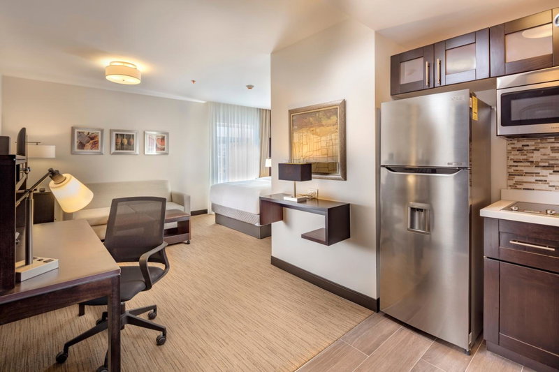 Staybridge Suites Silao by IHG, Silao, Mexico