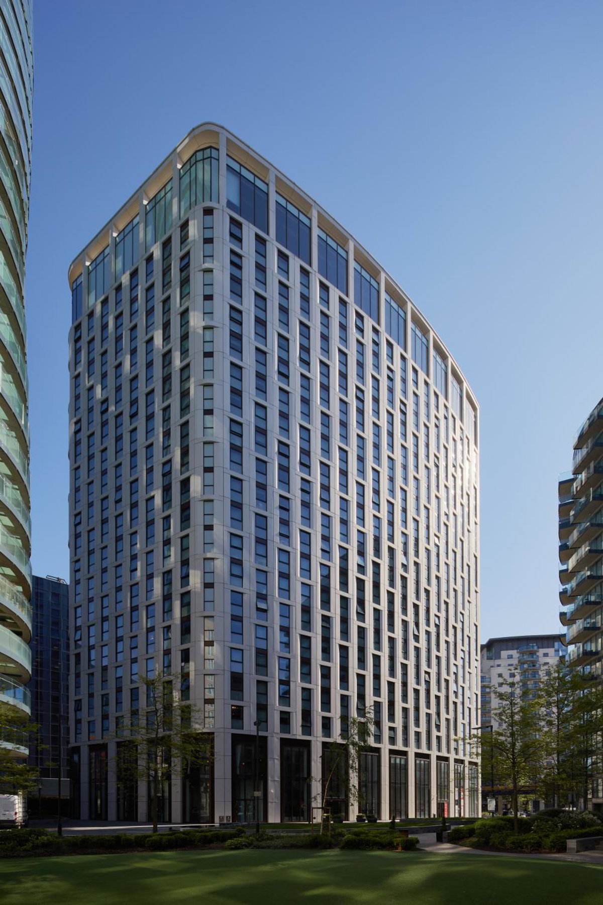 ARK Canary Wharf, Royaume-Uni