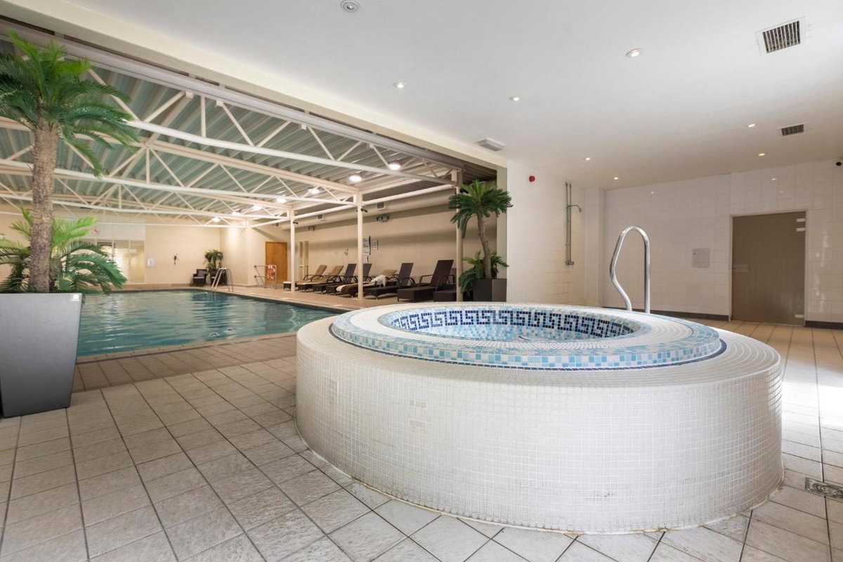 Hotel · Holiday Inn Guildford by IHG, Guildford