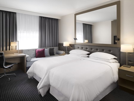 Sheraton Heathrow Hotel, Hayes, Великобритания