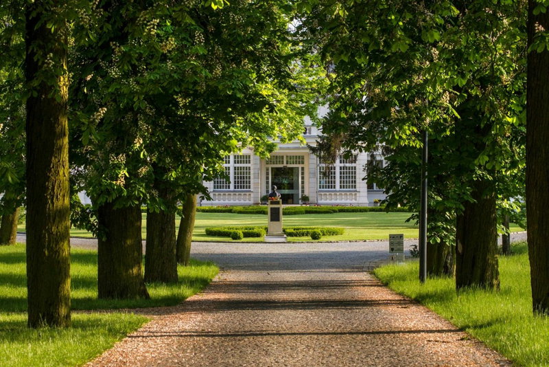 Hotel Pałac Romantyczny, Chelmza, Poland