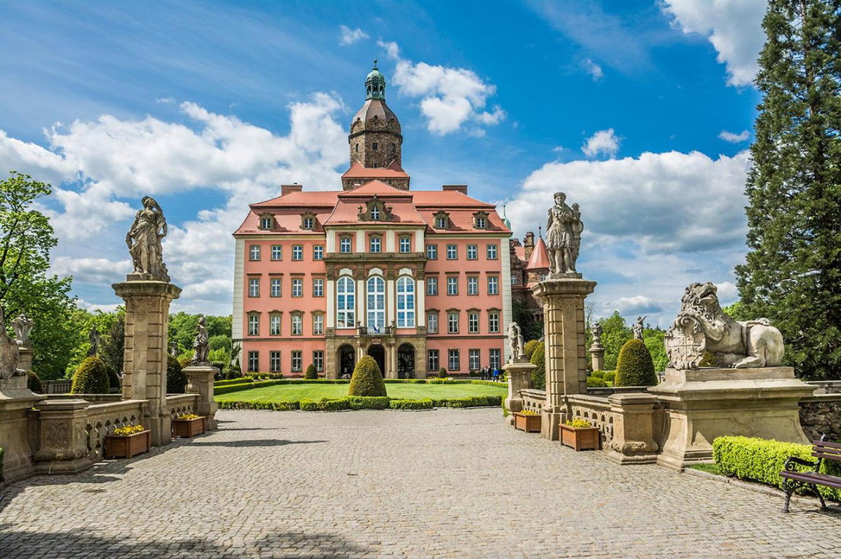 Hotel · Hotel Przy Oślej Bramie - Zamek Książ, Swiebodzice
