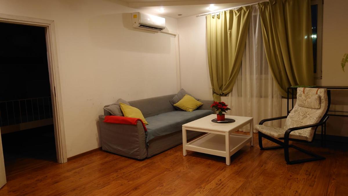Hotel · Apartamenty nad Stonehenge, Dabrowa Gornicza