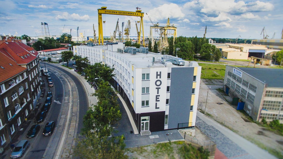 Vulcan Hotel, Польша
