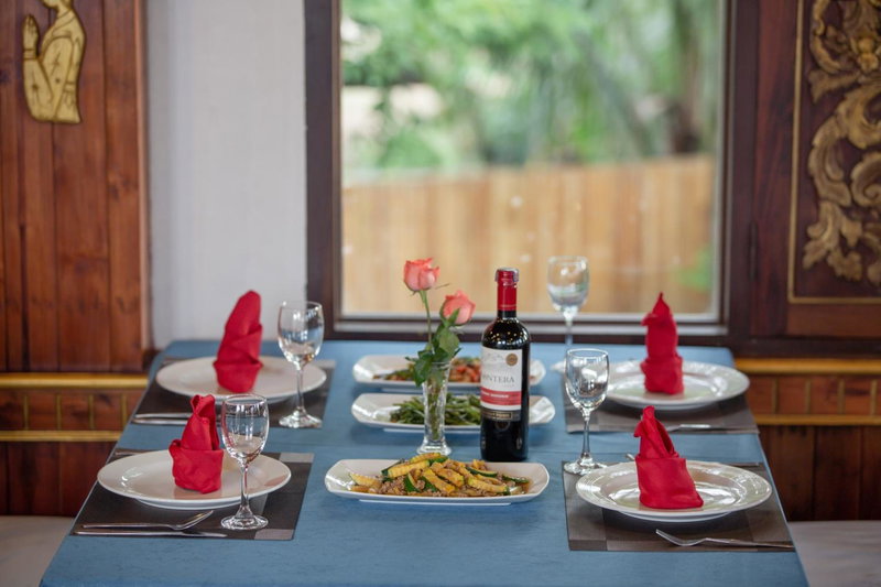 E-Outfitting Vang Thong Hotel, Luang Prabang, Laos