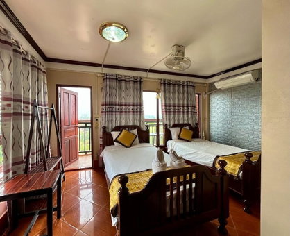 Bountang Mountain View Riverside Hotel, Vang Vieng, Laos