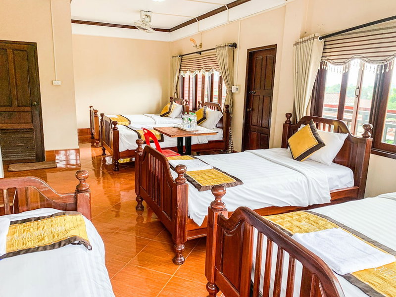 Bountang Mountain View Riverside Hotel, Vang Vieng, Laos