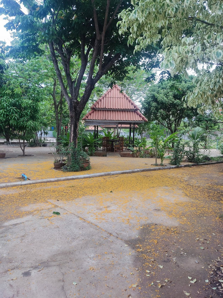 erawan guesthouse, Laos
