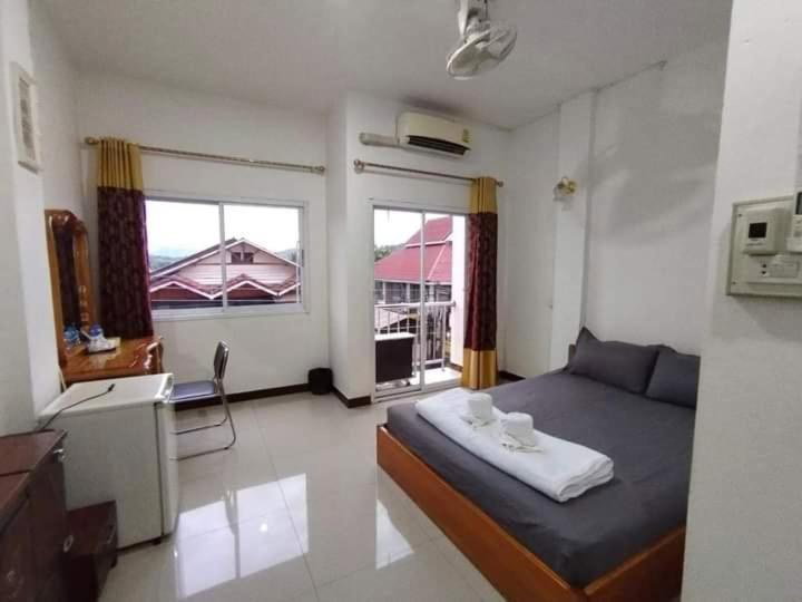 Hom pho guesthouse, Ban Houayxay, Laos