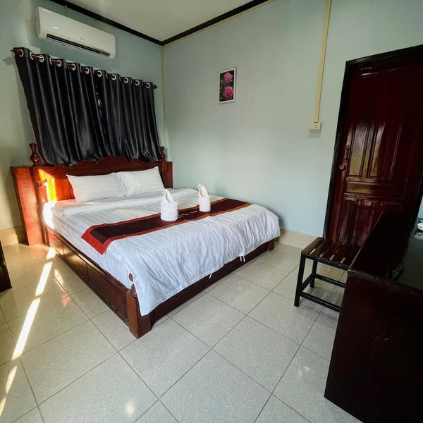 Smile Guesthouse, Vang Vieng, Laos
