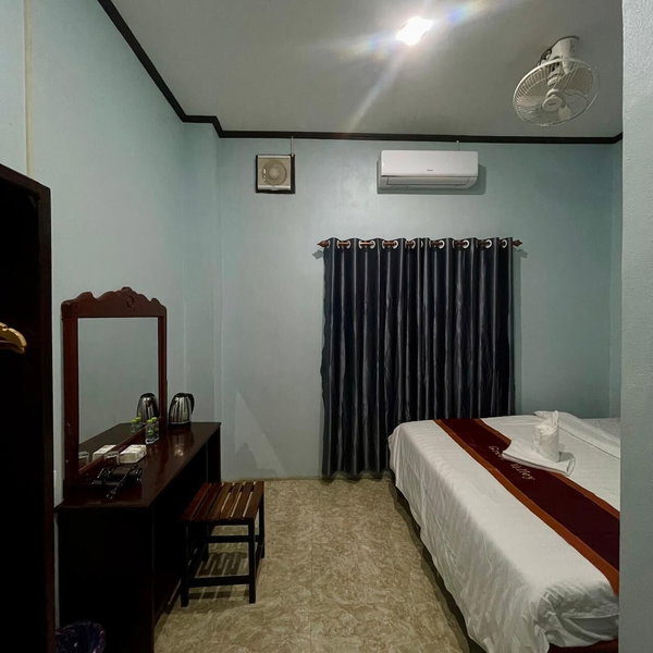 Smile Guesthouse, Vang Vieng, Laos