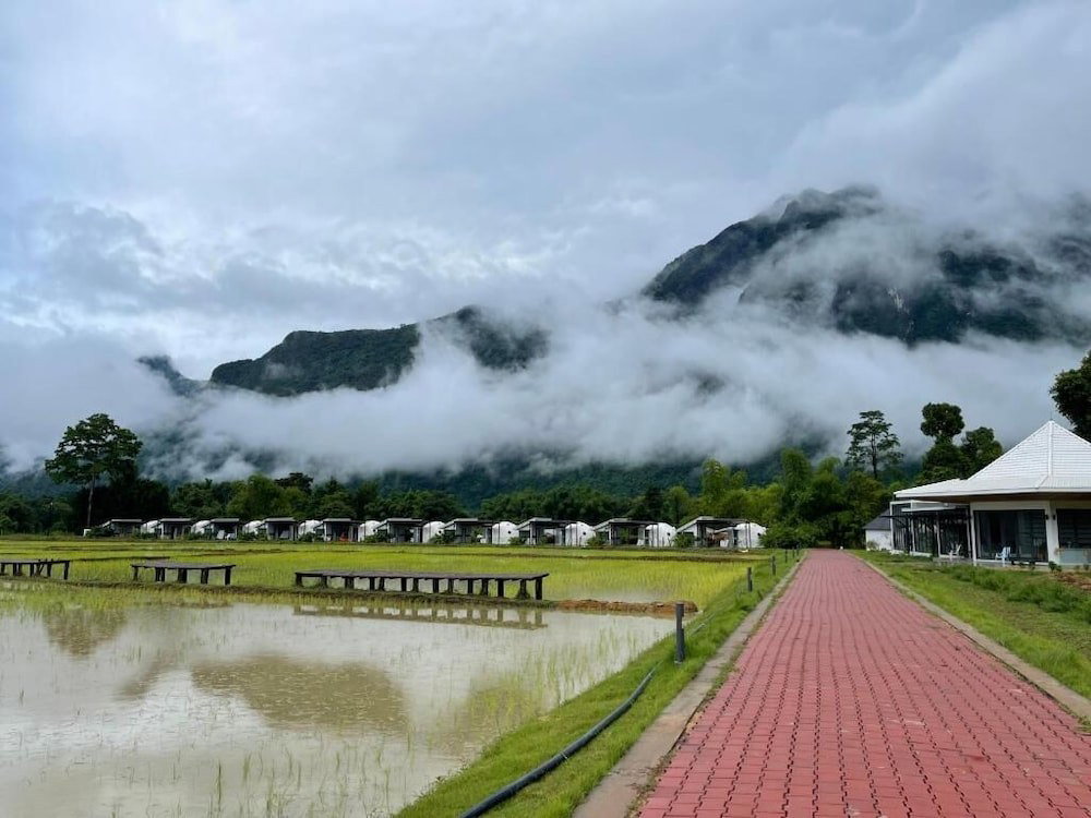 Family Land Camping Resort, Laos