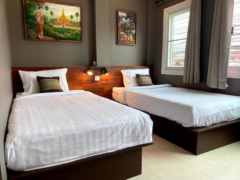 Patuxay Place, Vientiane, Laos