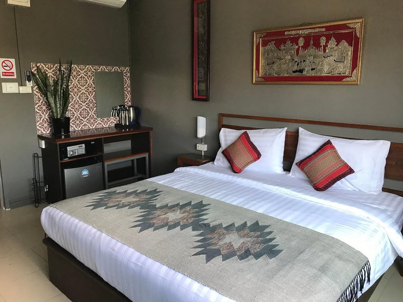 Patuxay Place, Vientiane, Laos