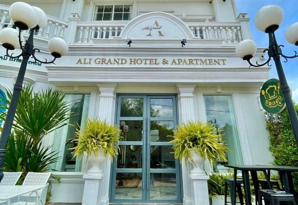 Ali Grand Hotel, Laos