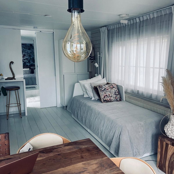 Houseboat Bonnie, Amsterdam, Нидерланды