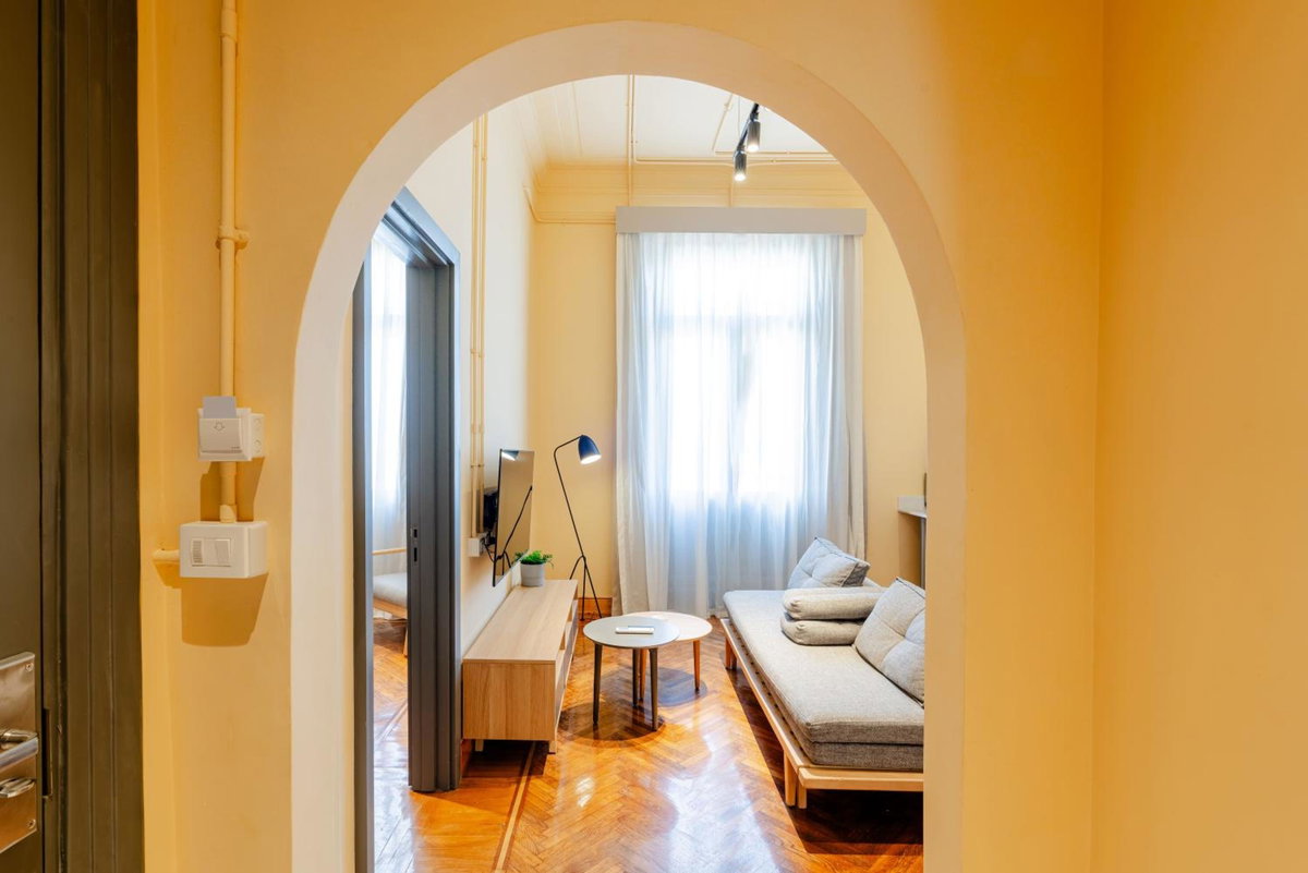 grey l studio apartments Downtown Alexandria Menasce House, Egipto