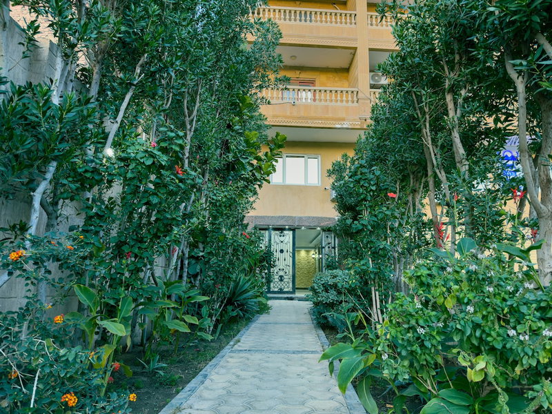 Royal Crown Hotel Giza Pyramids View, Kirdasah, Egypt