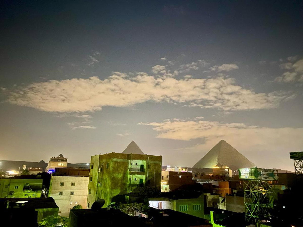 Merit Pyramids View, Ägypten