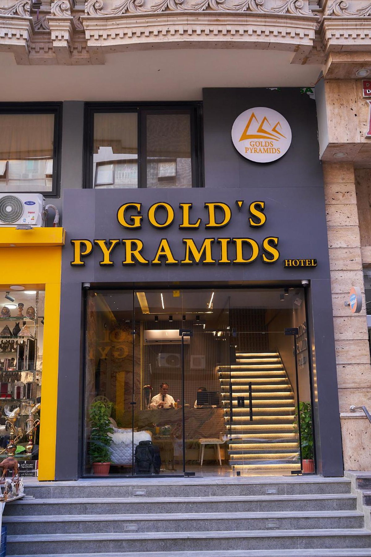 Gold's Pyramids Hotel, Égypte