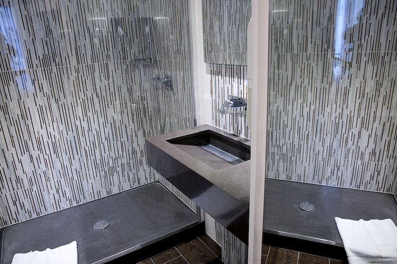 Hotel Le Cardinal, Clichy, France
