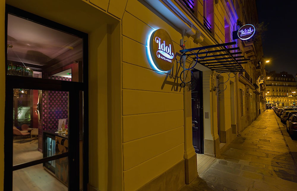 Hotel · Idol Hotel, Clichy